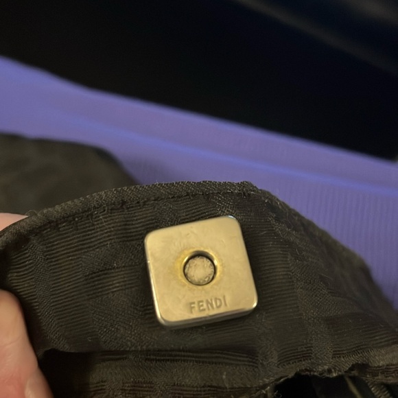 Vintage black Fendi fabric logo shoulder bag - Picture 10 of 12